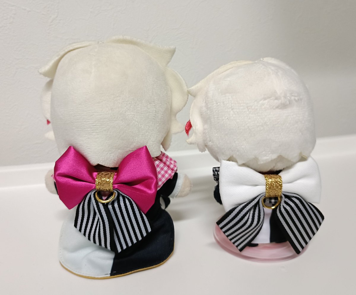 3kaji_'s tweet photo. ぬいFeSの戦利品✌
🎈、スタンド、迷子札…いいお買い物した🤭
🎈で飛びそうな🫖ぱぺを押さえながら迷子札のリボンが羽に見えてぱぺも飛べそうだなと思ってる https://t.co/o7aNtSLCEU