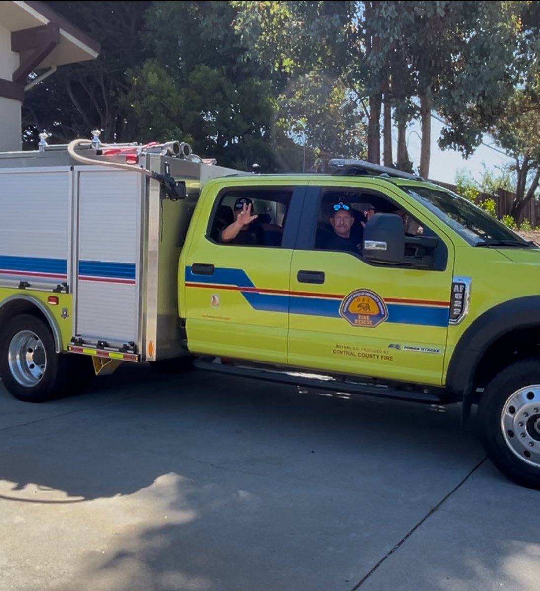 centralcountyfd's tweet photo. This morning, a CCFD Strike Team on @Cal_OES Type VI Engine #2608, was deployed to the Spokane area fires alongside @SSFFire, @SanBrunoFD, and @SMCFireDept. Crews may be gone up to 14 days. With evacuations underway and 0% containment, our thoughts are with everyone impacted and the first responders on the fire line in Washington. Stay safe and take care! #CCFD #MutualAid