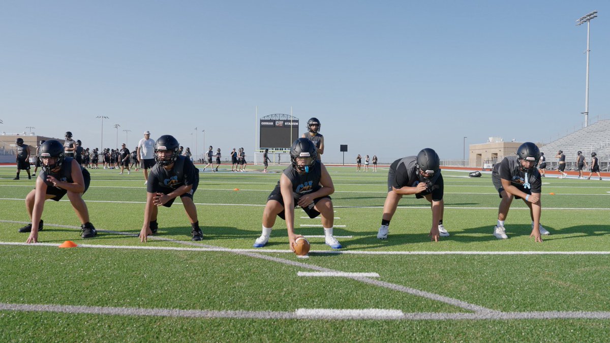 CVHSCougarFB's tweet photo. It’s a New Era 😤💪🎯 https://t.co/GtLlyPF9vw