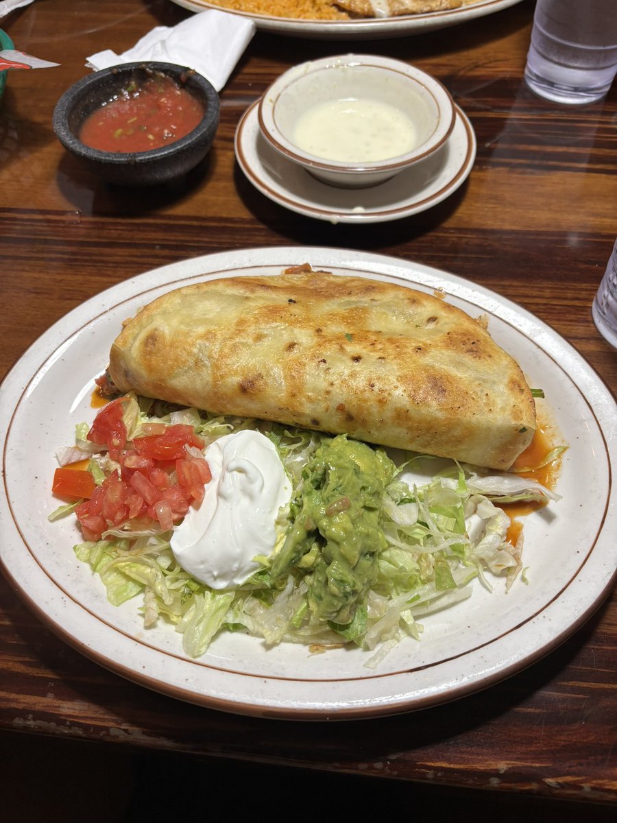 GROO6IX's tweet photo. had my favourite quesadilla with a big ass margarita today 🤤🤤 https://t.co/m39bxsHAPP