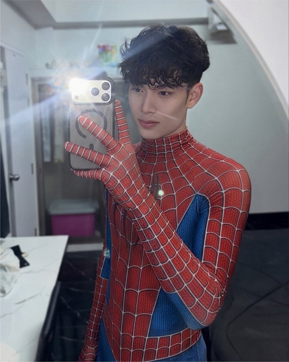 Sharkzone29's tweet photo. ระวังใยเข้าตา🕸️👁️🫦👁️ #อุดรทำถึง #อุดรในเมือง https://t.co/FPCbqLye85