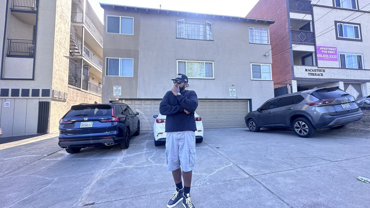 CrookedIntriago's tweet photo. Tupac’s old apartment.. they say he was living here while he recorded 2PACALYPSE NOW.. Hip Hop history! RIP MAKAVELI 🙏🏾 🕊️ https://t.co/Jxi0qXSSCA