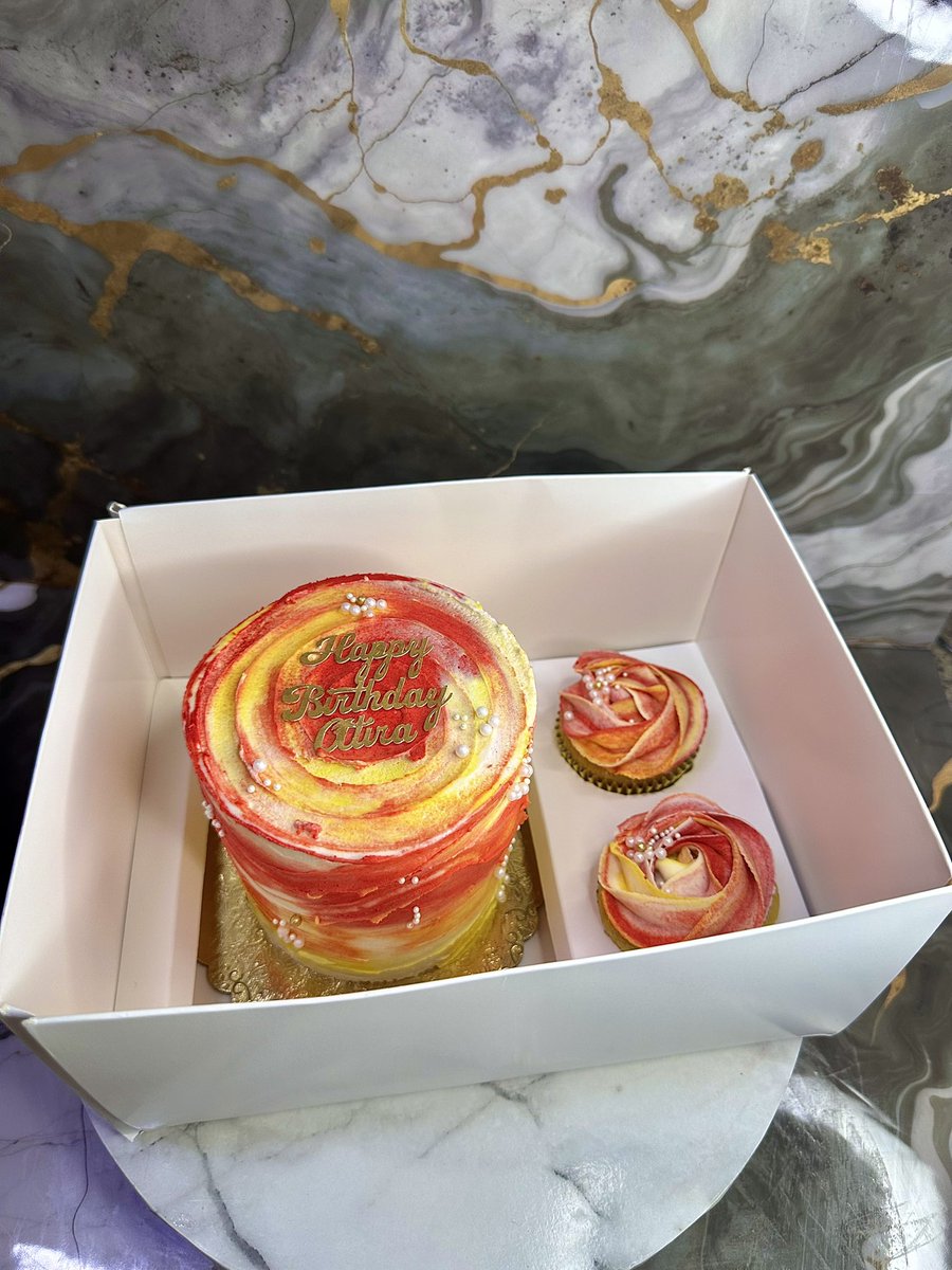 cakebaeja's tweet photo. French vanilla bento box combo https://t.co/FRtfp2yixr
