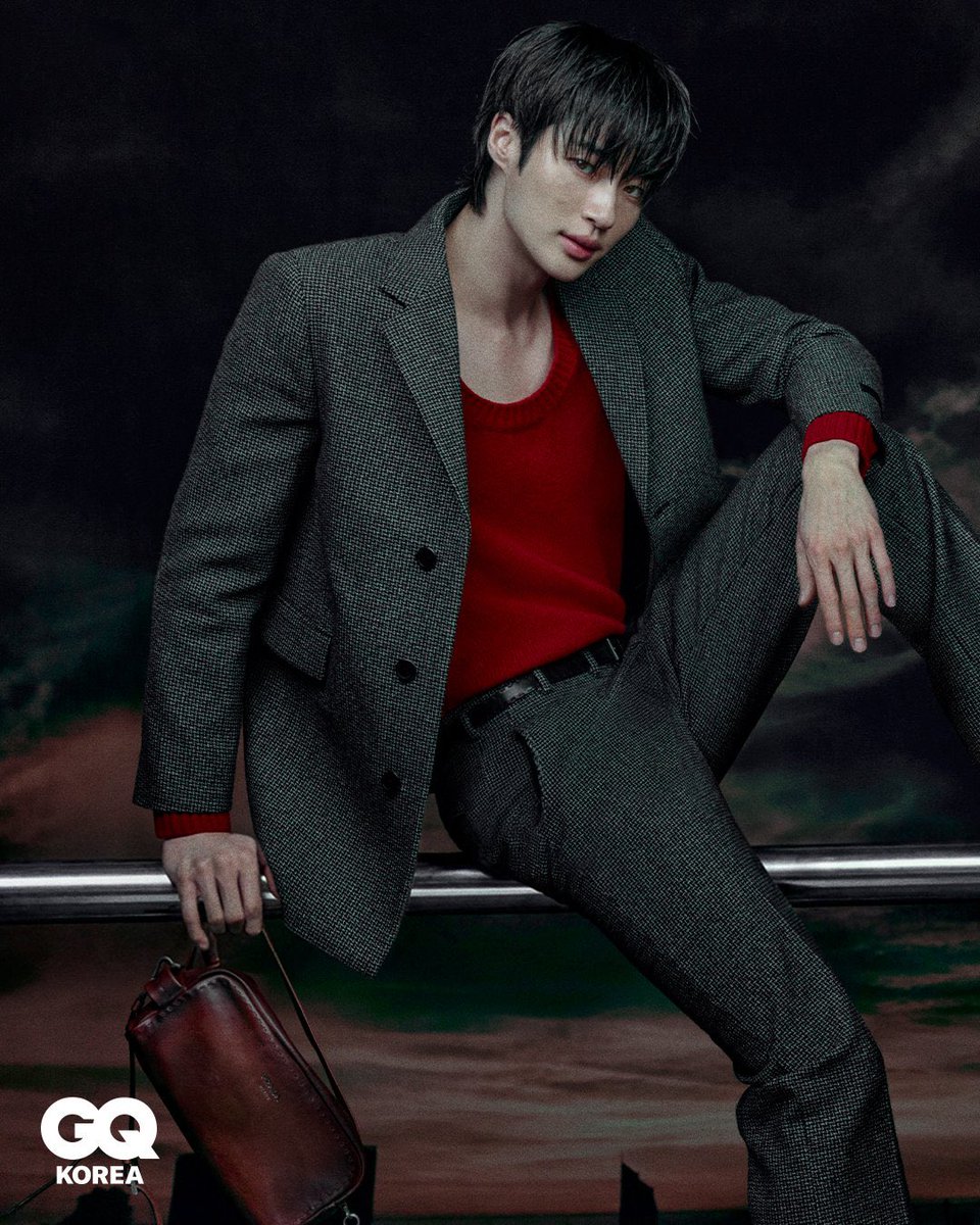 woonaissante's tweet photo. GQ 코리아 X 변우석 프라다 화보 비하인드 컷

https://t.co/sB9uRghrm2 https://t.co/izGF6IgFbH
