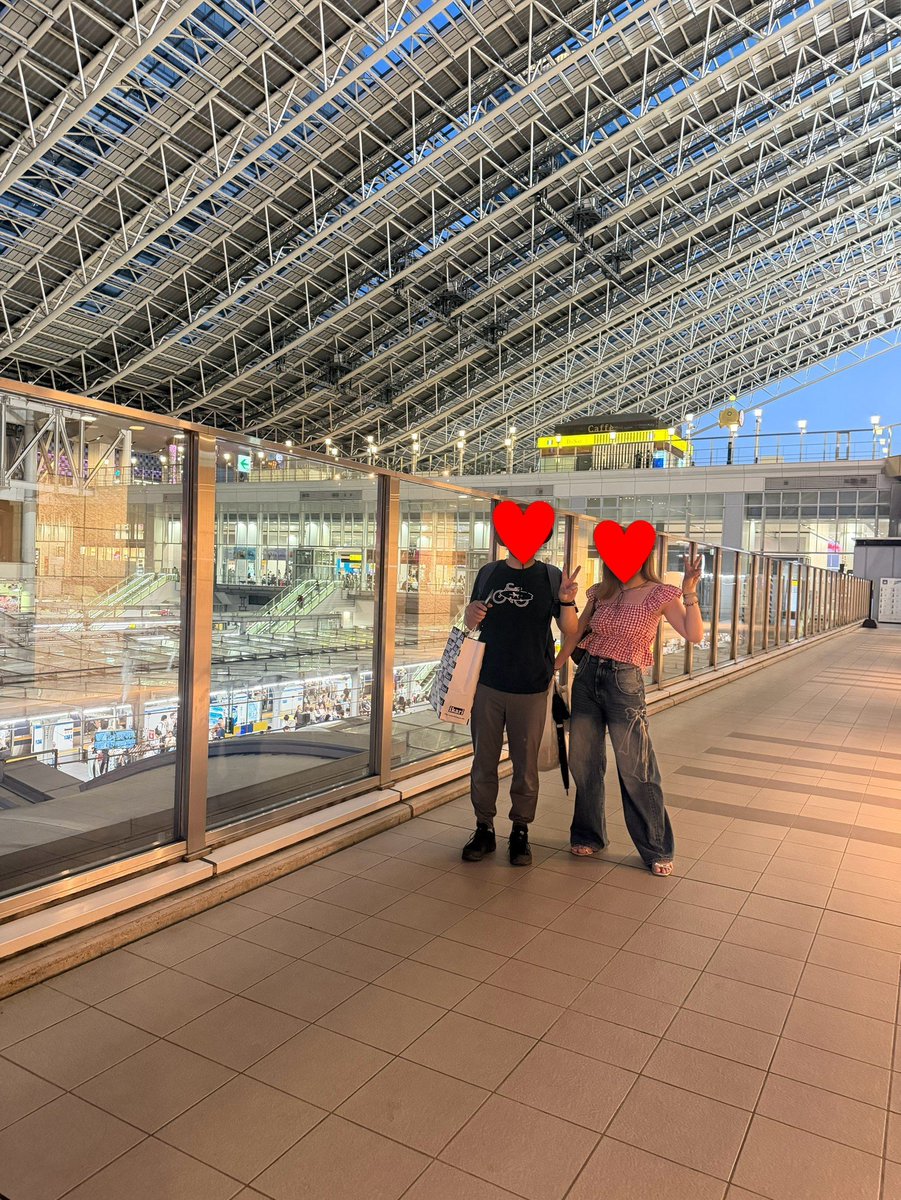 riry_runrun345's tweet photo. 大阪駅に行くとココで記念写真をしてしまう📱

最近は旅行の行程まで西園寺さん・ZAKIさんを参考にしてしまう。

まぁ推し活ですね(*^^*)

#西園寺広場
#西園寺さん
#ZAKIさん 
#株式会社トラベーション https://t.co/IvwJD6cWM0