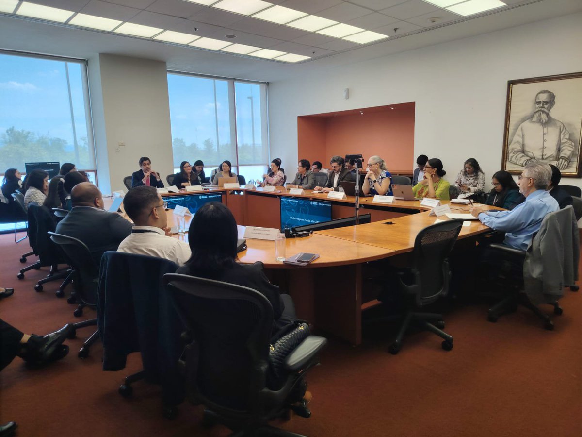 RobertoDeLeonHu's tweet photo. Hoy sostuvimos la segunda reunión ordinaria 2026 del #GTINT de la #CICC. Se fortaleció la coordinación con diversas Dependencias para articular la posición de México sobre los resultados de la #SB64 de la @UNFCCC, la agenda de la #OMI y los preparativos rumbo a la #COP31 https://t.co/l0ZuUpd5Dk