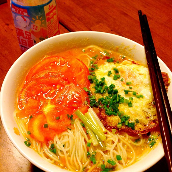 __ourown's tweet photo. 今日份晚餐｜清炒时蔬+番茄煎蛋，热乎的超下饭，吃完浑身舒服～ https://t.co/Vf4AySKTmf