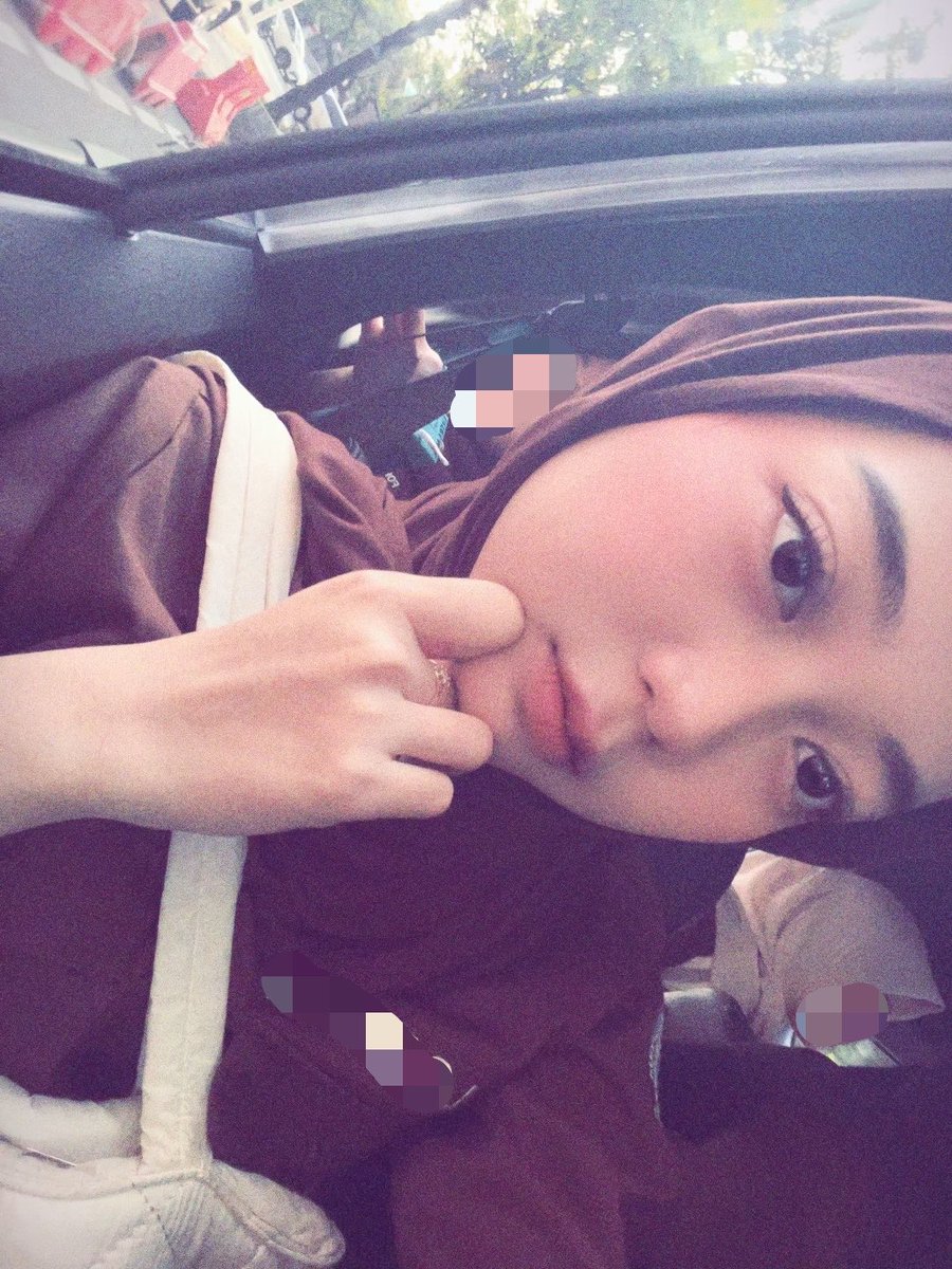 Fluoxetin20mg's tweet photo. Kesiangan:
- ga sarapan
- ga pake fake lashes
- ambil hijab ngasal yg ga perlu disetrika😭 https://t.co/rmxHAfGav4