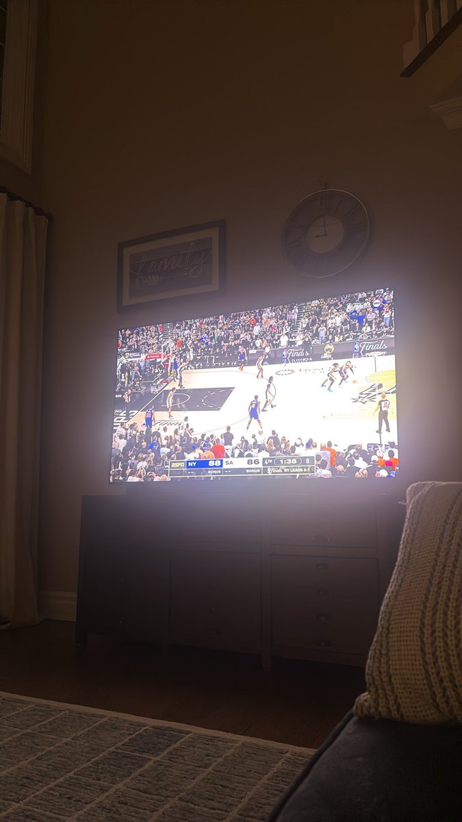 millerbrown69's tweet photo. Pops just threw on game 5 of the finals #reminiscing #newTV https://t.co/9ROhWBYCOw