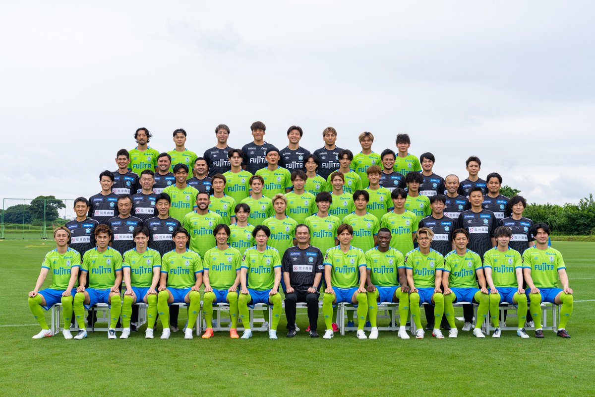 bellmare_staff's tweet photo. 🟢選手プロフィール公開🔵

お待たせしました！✨
2026/27シーズンの選手プロフィールページを公開しました📢💚💙

毎年恒例の「50の質問」も更新！👀
ぜひチェックしてください☺️

▶️https://t.co/KQ3rtulBB8

#bellmare https://t.co/2vUvas5QvY