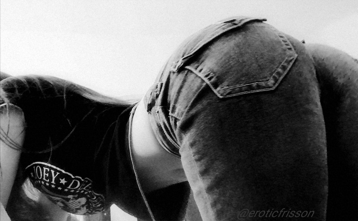 eroticfrisson's tweet photo. Hi hii I'm Eli and this is my intro!
not new to #Nsfwtwt. 
⎯⎯⎯⎯⎯⎯⎯⎯⎯⎯⎯⎯⎯⎯⎯⎯⎯⎯⎯

∘ switch
∘ praising/degrading kink etc..
∘ virgin
∘ selling
• Dm's open https://t.co/qCy4QBlO4z