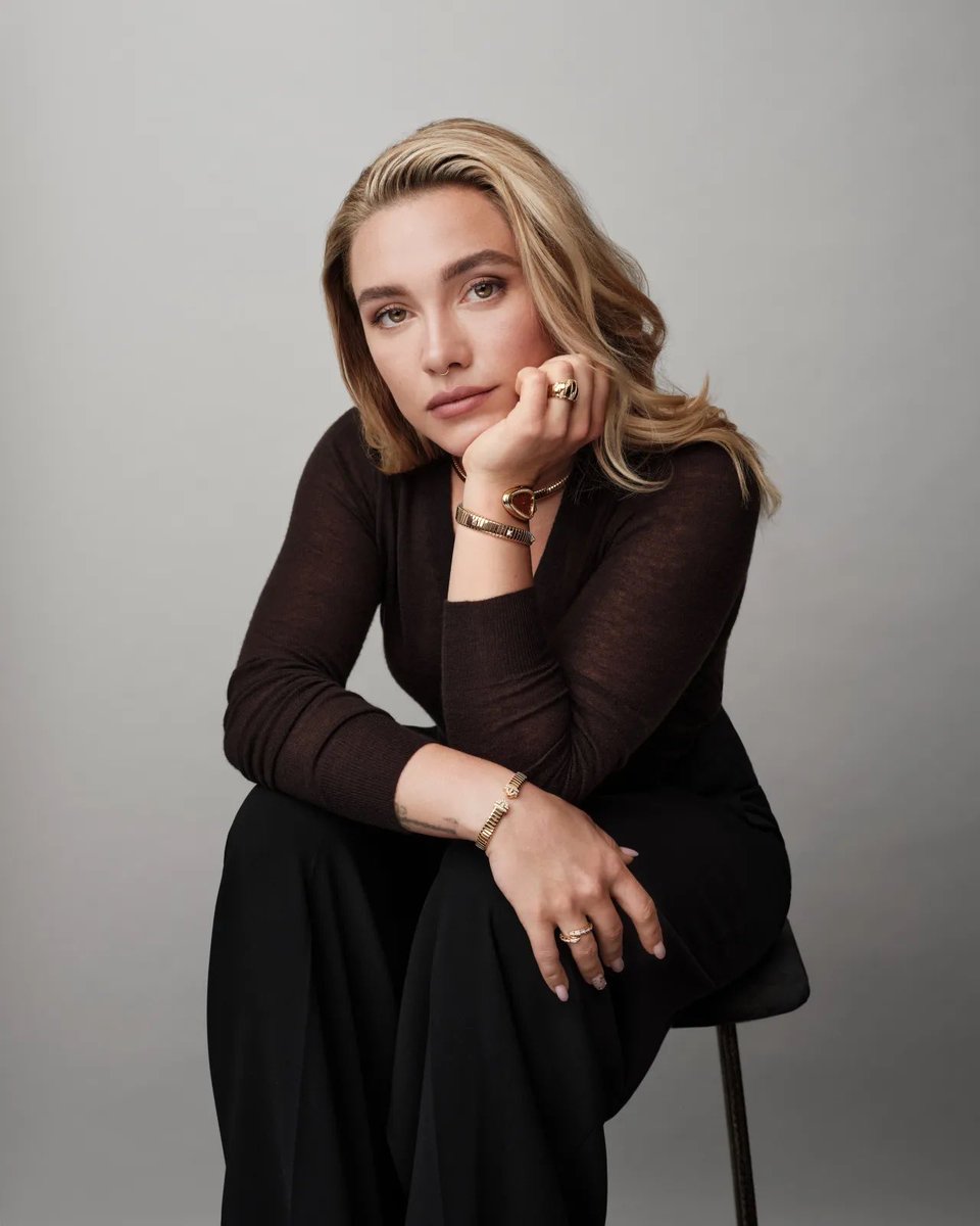 allstadoms's tweet photo. Main character energy without a single word. Florence Pugh eating everyone without mercy. https://t.co/En13G2BBWC