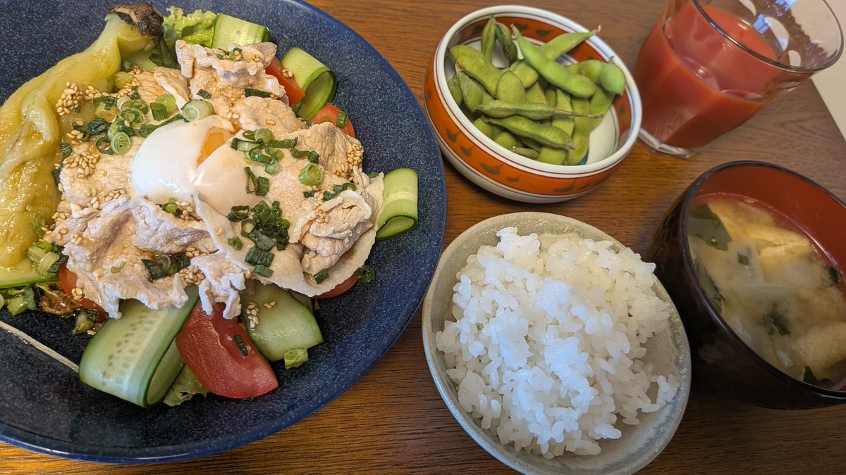 game_to_gohan's tweet photo. 新鮮なお野菜がたくさん食べられる環境に感謝！！

写真の編集？がいつの間にか変わっててついていけてない😂 https://t.co/Le4OfglP4e