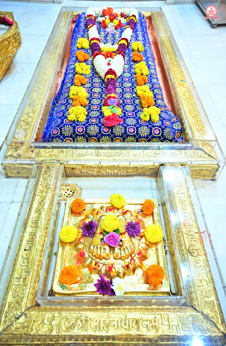 SSSTShirdi's tweet photo. *!! ॐ साई राम !!*
*श्री साईबाबा संस्थान विश्वस्त व्यवस्था,शिर्डी*
*!! ॐ Sai Ram !!*
*Shri Saibaba Sansthan Trust, Shirdi*
≈≈≈≈≈≈≈≈≈≈≈≈≈≈≈≈≈ 
*आरती :-शिर्डी माझे पंढरपुर*
*मंगळवार ०४ ऑगस्ट २०२६*  
*Aarti :-Shirdi Majhe Pandharpur*
*Tuesday 04 Aug 2026* https://t.co/Vz64Uappwj