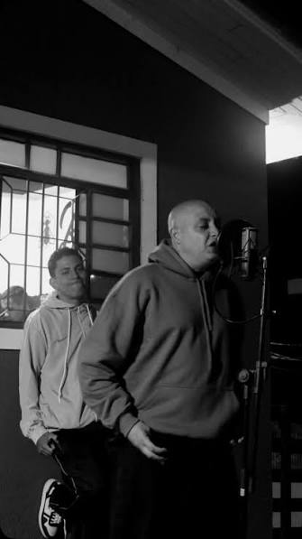 trapcit0u's tweet photo. 🚨Martina Oliveira, criadora de conteúdo +18, vai bancar um feat com Predella para um artista.

Para participar, basta gravar uma música com "Martina Oliveira" no refrão e publicar nas redes sociais. A faixa com mais visualizações até 20 de agosto será a vencedora e ganhará um feat com Predella.

Segundo ela, a decisão foi tomada após ver a situação que o rapper vem enfrentando nos últimos dias.