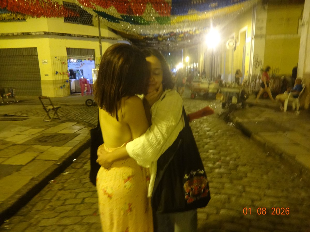 kailete_'s tweet photo. ela e eu no nosso rolê favorito: bater perna no centro https://t.co/k9DBGQIC1d