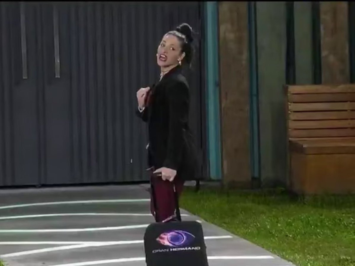elfuneraldepapa's tweet photo. NO PERMITAMOS QUE SE REPITA LA HISTORIA
CAMPANITA AL 9009
#GranHermano https://t.co/OolFgA0A9M