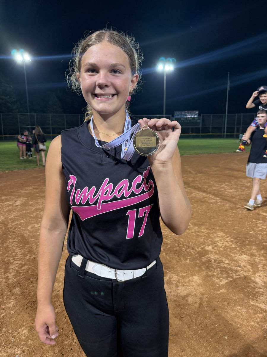 KaylieStarks's tweet photo. Last weekend in 14u ✅ Last HR on 14u ✅! Took home the gold!🏆 Champions once again! So happy and grateful I got to share the field and dugout with my 14u Royal team this year! I can’t wait to see how much you improve and hopefully play with you all again next season!

Over the weekend I batted .643 with 5 singles, 3 doubles and one HR! 💣Can’t wait for fall ball!! 💪🔥
@ImpactSportsGB 
@ISA_Softball 
#2029grad
#softballpitcher