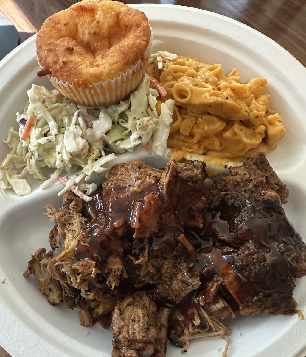 MarvKage205's tweet photo. 今日のただ飯🆓アメリカン🇺🇸BBQ🍖 https://t.co/2uRyftIwMZ