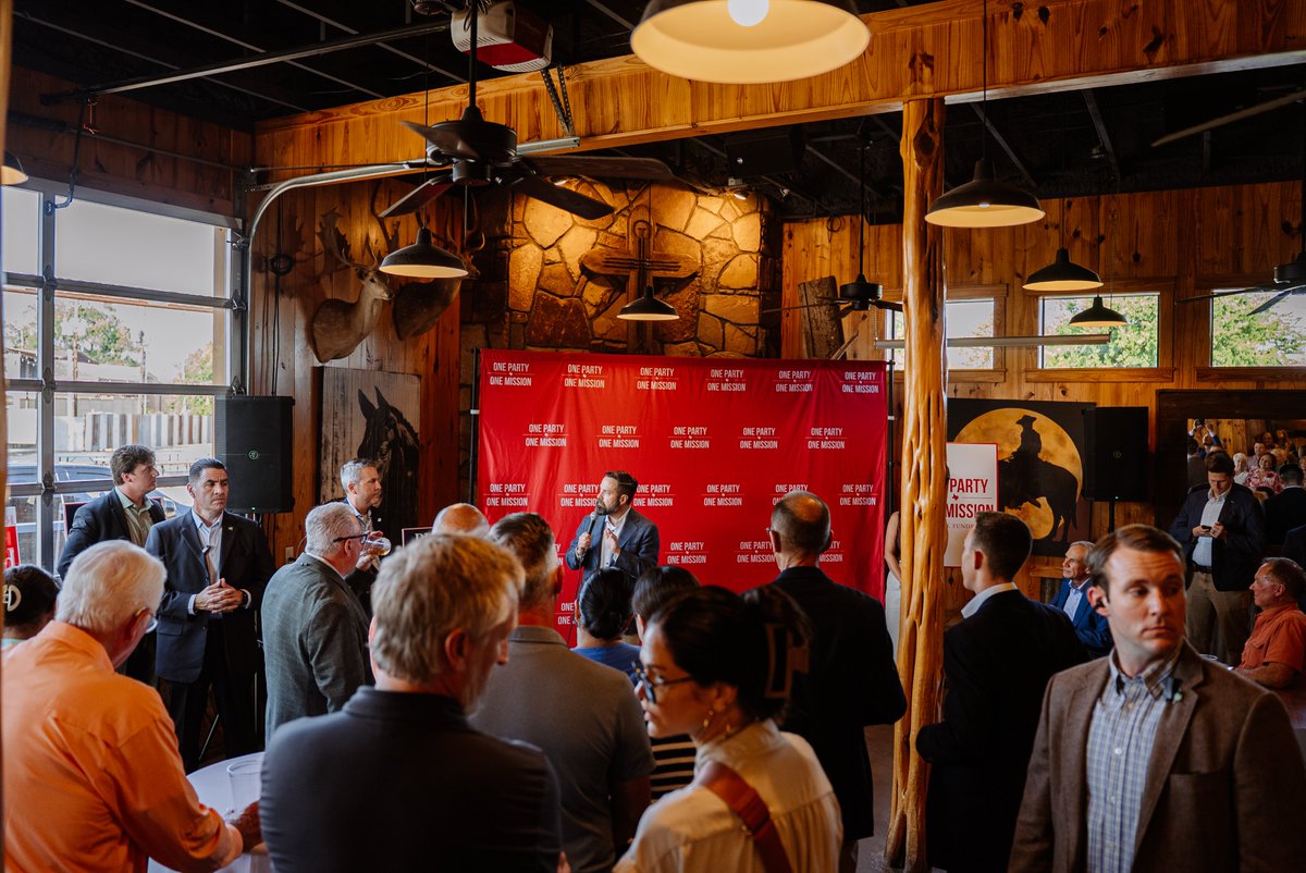 Burrows4TX's tweet photo. The energy in Belton was undeniable this evening as I joined Governor @GregAbbott_TX and conservatives from across Bell County to rally for Chairman @BradBuckleyDVM and Rep. @HicklandHillary.
 
Chairman Buckley and Rep. Hickland remind us what’s possible when Republicans unite around our shared values and bold vision for Texas. Together, we can build on last session’s education reforms, strengthen families, deliver additional tax relief, and keep our communities safe as we prepare to secure even more victories for Texans next session. 
 
It’s an honor to join Governor Abbott and Bell County conservatives as we fight to keep Texas the nation’s leader in freedom, opportunity and conservative ideals. #txlege