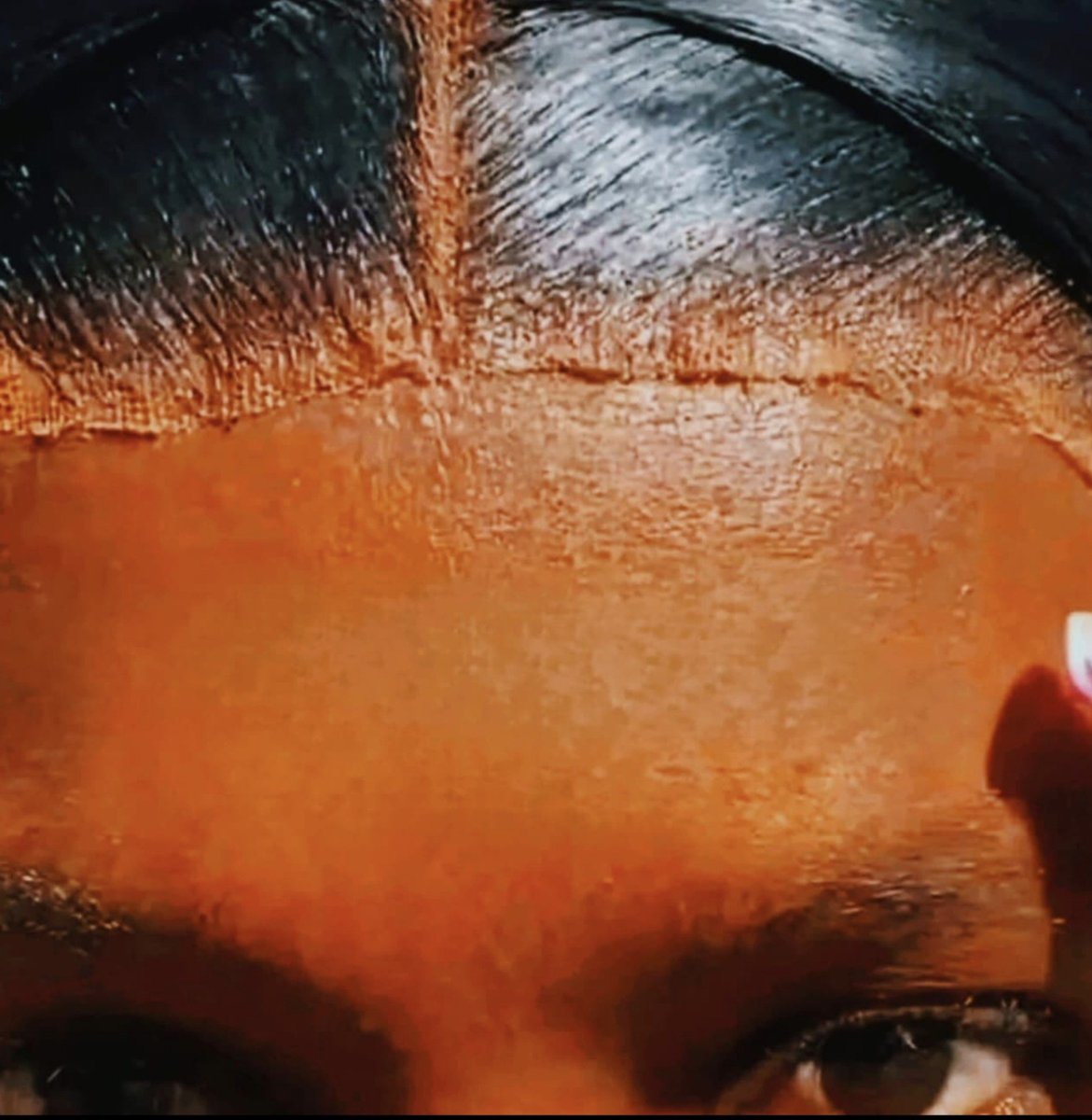 July03h's tweet photo. Whoever convinced ladies that this thing is attractive to men needs to give us an explanation😭 https://t.co/JutcEqCxwV