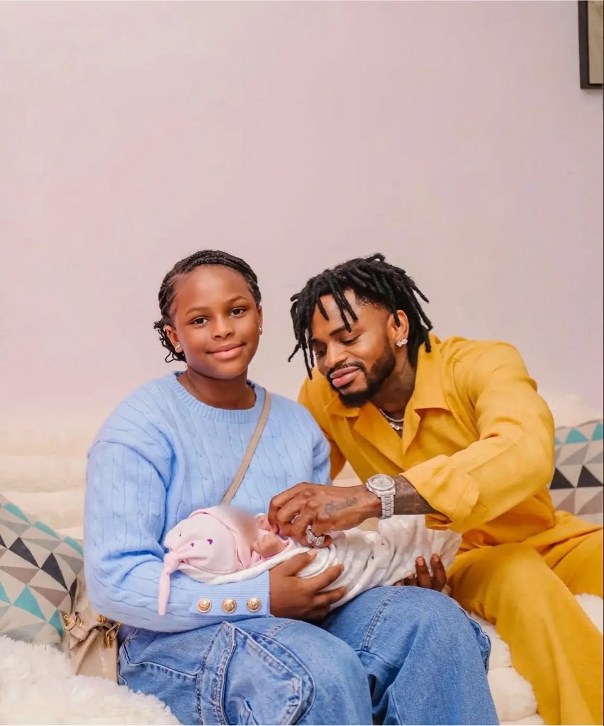 Acholi_godddd's tweet photo. Zari gave Diamond Platnumz a beautiful daughter Tifa BTW ❤️ https://t.co/DTicnyCVWM