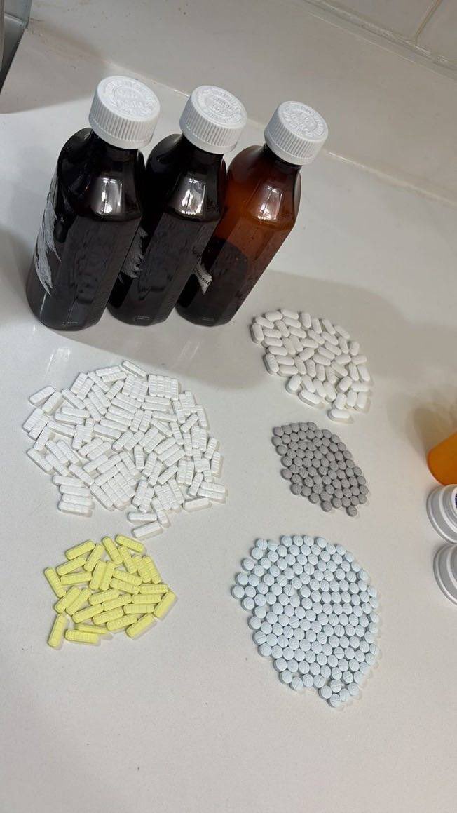 mrzunget's tweet photo. Scripts on deck 
Oxy 
Xanax 
Percs 
Shop link : https://t.co/3X7BYDNX65
#drugporn https://t.co/SWik4NWrur