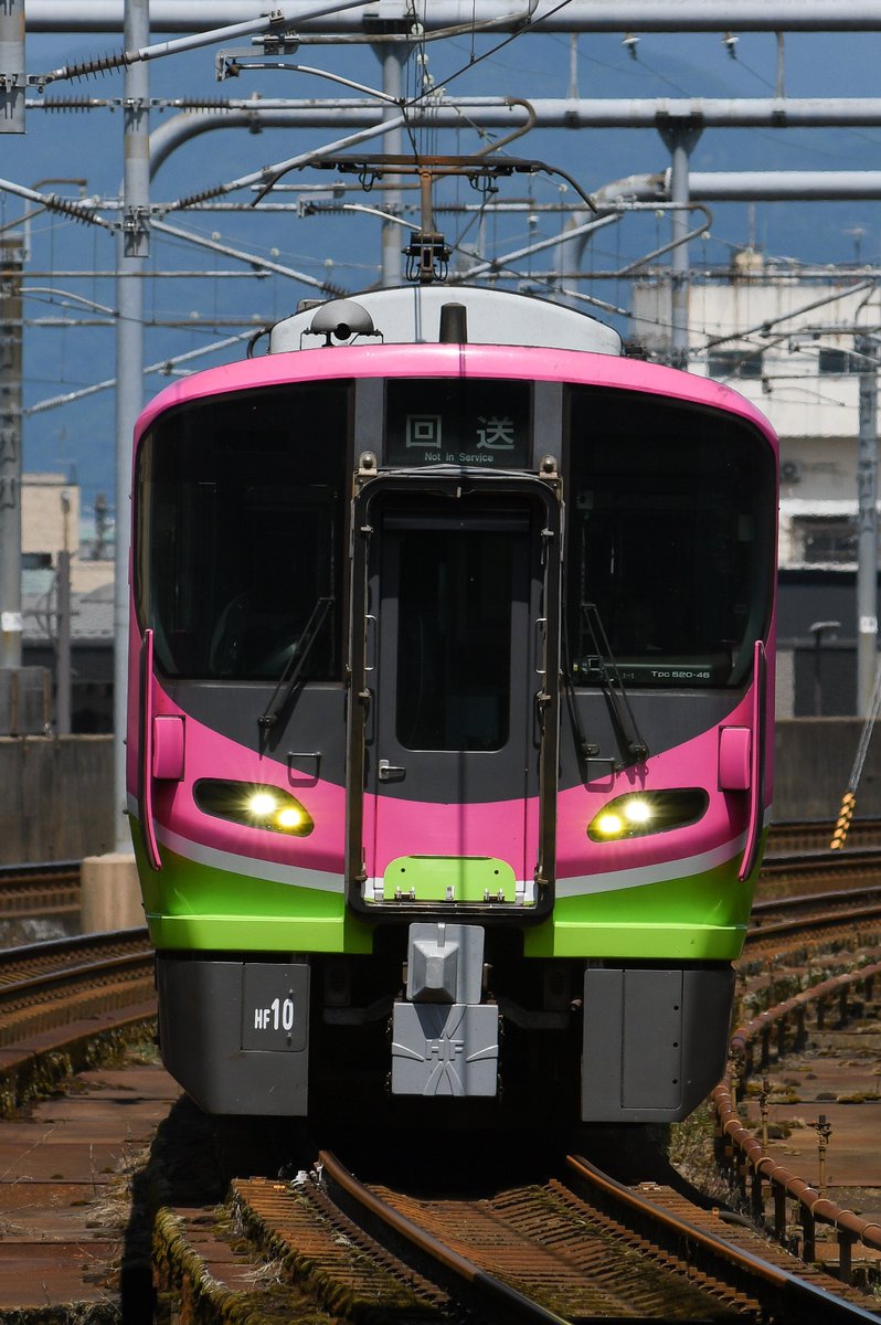 dabawb_'s tweet photo. 1243M.1240M
ダイヤ改正後 1番乗り場到着→金沢方引き上げ→4番乗り場到着に変更。 他にも4番乗り場到着後に敦賀方引き上げて再度4番乗り場に入る運用などが増えていました。 https://t.co/WtbpYS8WP5