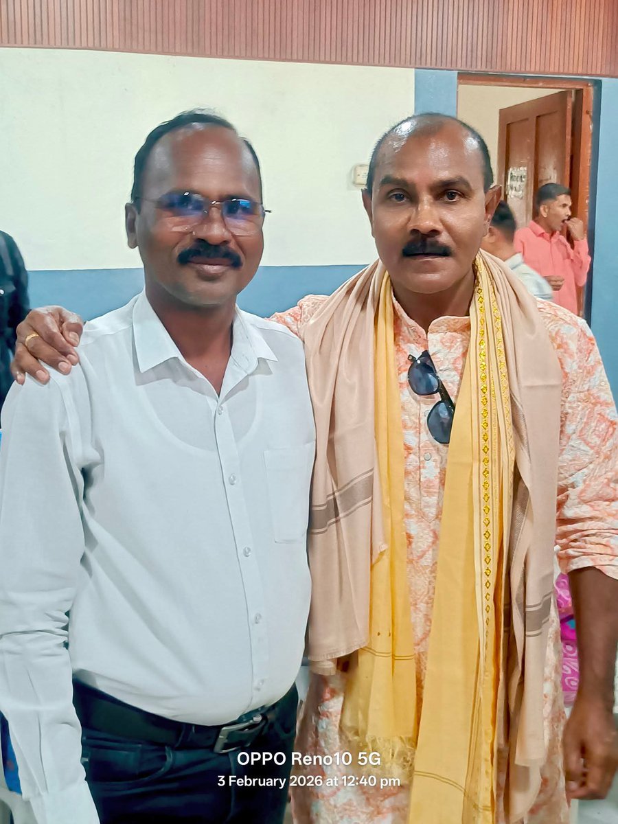 SunilSh94129286's tweet photo. वंचित बहुजन आघाडी व आंबेडकर घरान्याचे एकनिष्ठ, श्रद्धेय बाळासाहेब आंबेडकर यांचा हुकमी एक्का
आद. राजेंद्र भाऊ पातोडे यांचे सोबतचा एक क्षण ❤️💐
#rajendrapatode
#VBAforIndia
#VBAForMaharashtra https://t.co/zrtSd9txWV