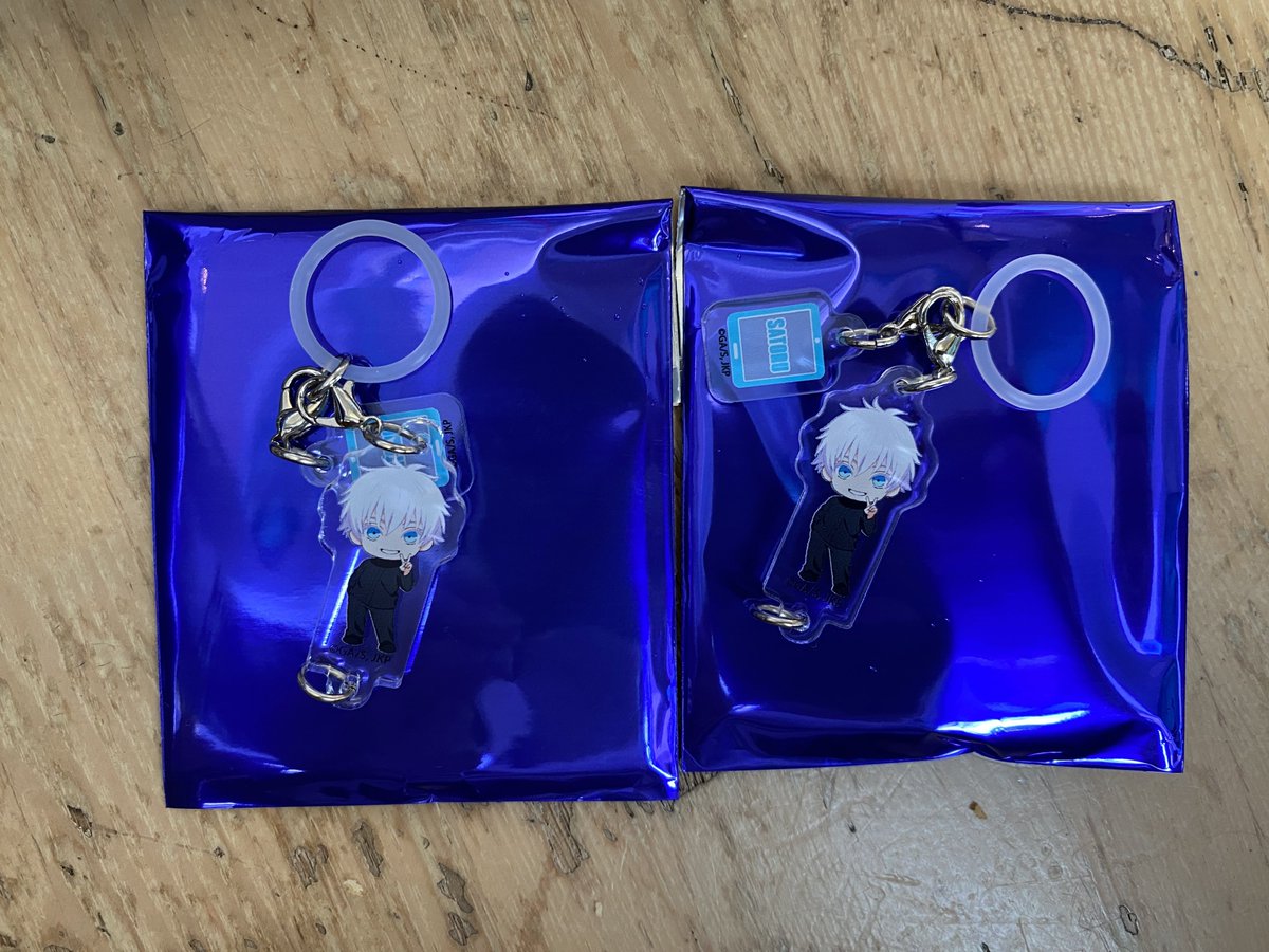 poko_tran's tweet photo. 【交換】呪術廻戦 みなとみらい コスモワールド アンブレラマーカー ピース 懐玉・玉折

譲: 五条（大人）2
求: 五条（呪専）1、夏油（呪専）1

纏めての交換を希望
本日みなとみらいにて手渡し
横浜/都内手渡or郵送にて交換
検索からもお気軽にお声掛け下さい🙇‍♀️ https://t.co/vspPJKVUxi