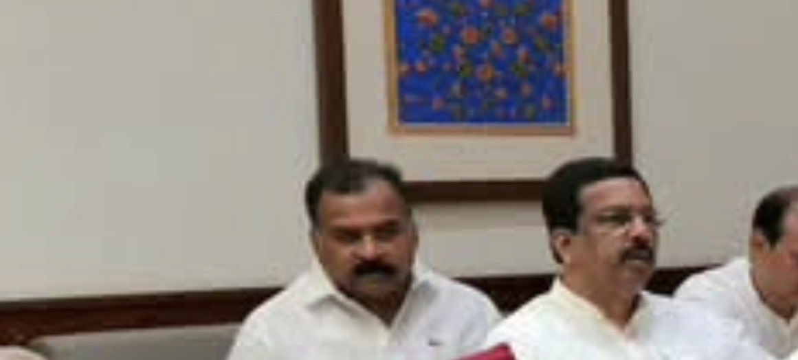 manickamtagore's tweet photo. INDIA bloc leaders met in the chamber of Congress President &amp; Rajya Sabha LoP Shri Mallikarjun Kharge
.

The meeting focused on key issues related to the Parliament session.

📍 New Delhi https://t.co/V9QCp7UQwT