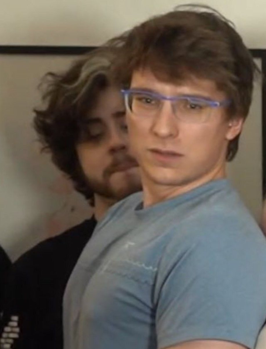 bobonilson's tweet photo. o slime chamando o cellbit de imenso me fez lembrar dos imensos dele https://t.co/XdZVa9U4NP