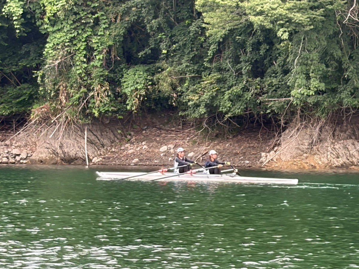 TakaishiRowing's tweet photo. 三重合宿①（奥伊勢湖漕艇場、8/3-6）

インターハイ前＆チーム強化合宿のため1.2年生で今年も三重県大台町に来ています！
追手門学院大学の先輩方と合同で練習しています🚣

#たか高 #高石高校 #ローイング #ボート部  #浜寺公園  #浜寺 #全員初心者 #奥伊勢湖 #追手門学院 https://t.co/RAesc3dqKV