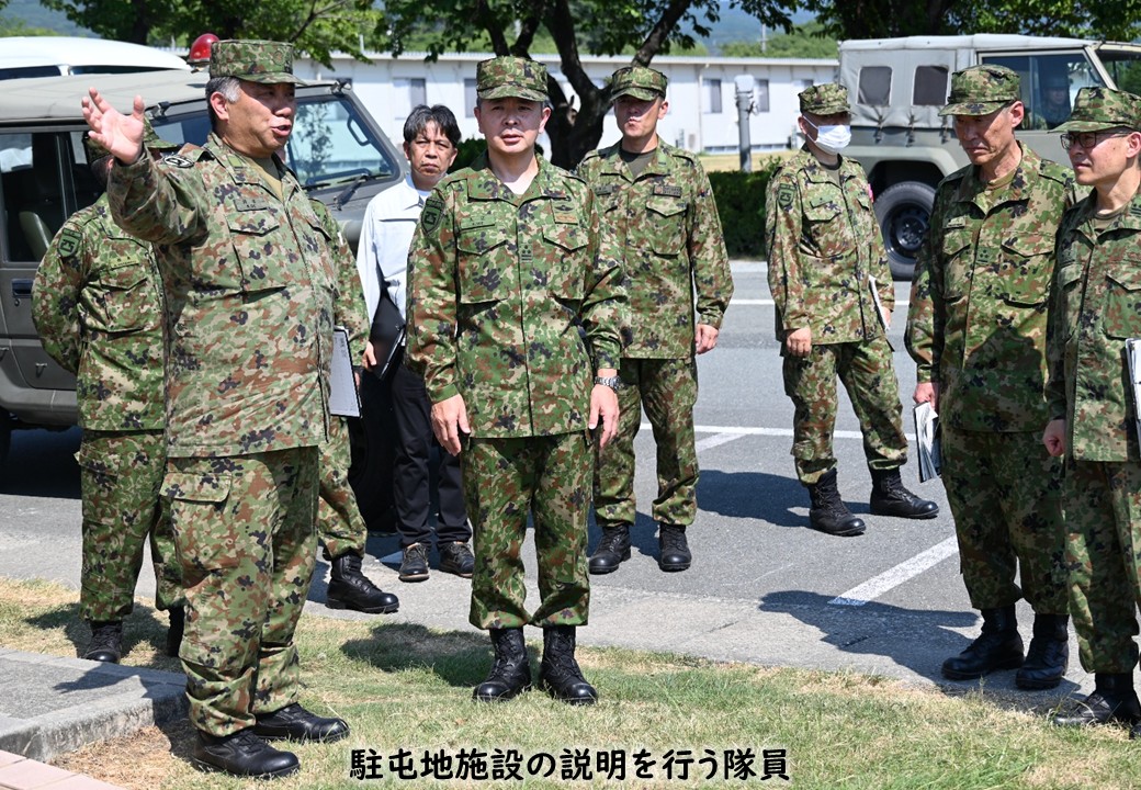jgsdf_kurume's tweet photo. 【着任式】
西部方面混成団長と副団長が着任しました。
入江団長を核心として、引き��き躍動する混成団を創造するべく、任務にまい進します。

#久留米 #駐屯地 #広報
#陸上自衛隊 #自衛隊 #教育隊
#幹部自衛官 #着任式 #よろしくお願いします https://t.co/gggAn7GcSI
