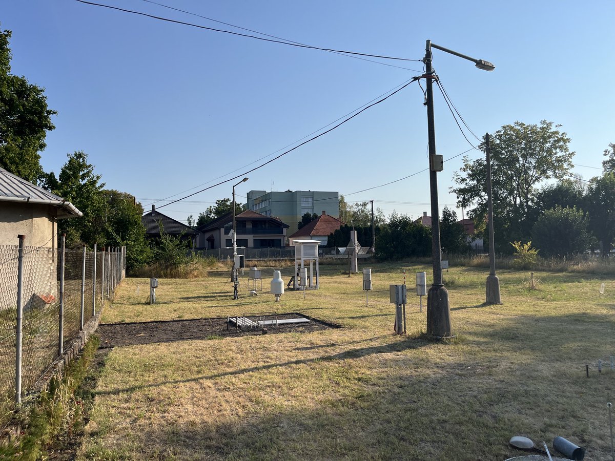 webekacko's tweet photo. Po včerajších 39,8 st. C a následnej piatej tropickej noci v rade sa meteorologické observatórium #Hurbanovo chystá na vyššie méty, a to zrejme aj svoje najvyššie... Otázka znie veľmi jednoducho: aké hodnoty budú mať nové rekordy z týchto dní? https://t.co/ZeYILLuhcw