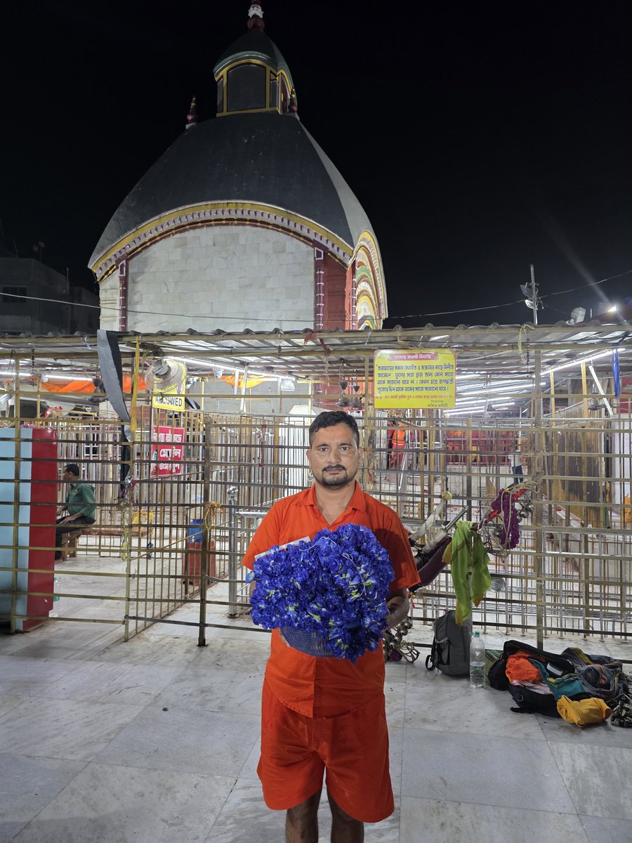 BjpAtulSingh's tweet photo. पश्चिम बंगाल के जिला बीरभूम में द्वारिका नदी के तट पर प्रसिद्ध एंव जागृत शक्तिपीठ माँ तारा पीठ के दर्शन का सौभाग्य प्राप्त हुआ https://t.co/YExrYy1OjR