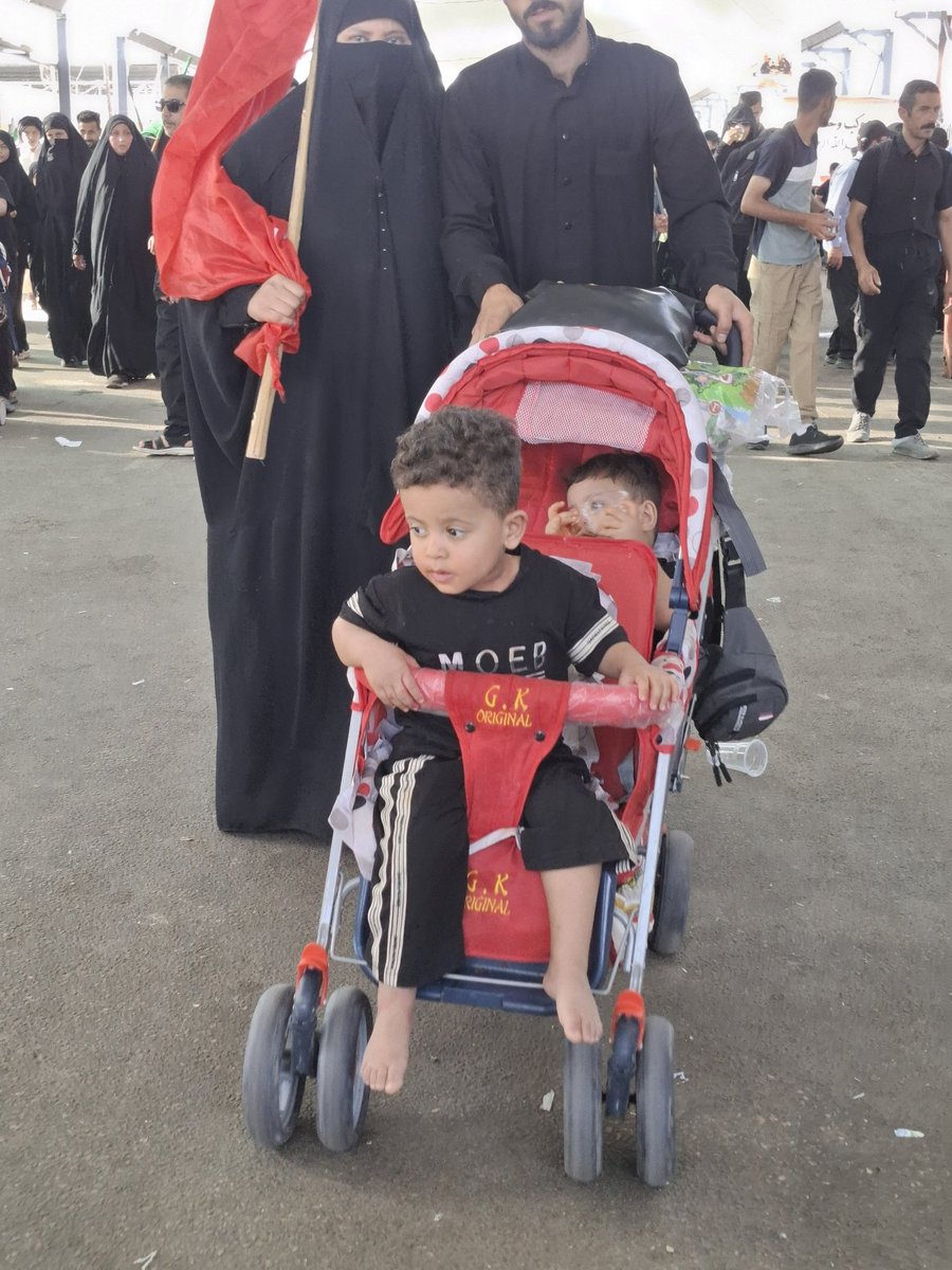 glarh1732's tweet photo. پیاده‌روی جاماندگان اربعین در لرستان، هر ساله با شکوهی بی‌نظیر برگزار می‌شود و نشان می‌دهد که عشق به حسین(ع)، در دل‌های مردم این دیار، همیشه زنده و پویاست.
#یا_لثارات_الحسین 
#هناسم_حسین https://t.co/81nodJnw5T