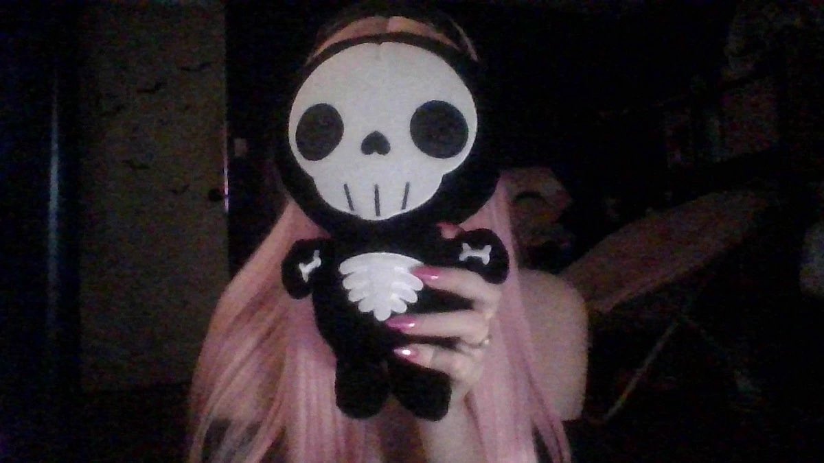 gothpire tweet picture