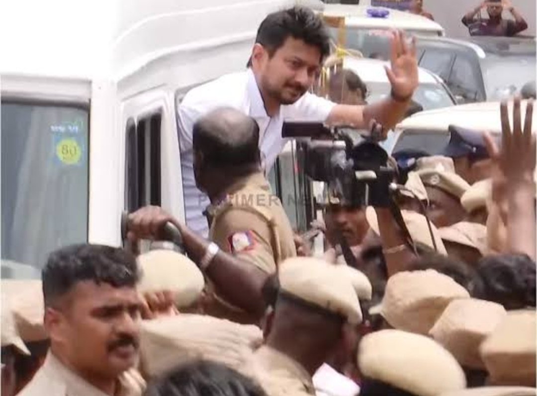 mathimaran's tweet photo. இன்னும் 3 மாதத்தில் முடிவிற்கு வரப் போகும் அரசிற்கு எதிரான முடிவுரையின் முதல்வரி உதயநிதி கைது. https://t.co/iW0zA1Ym3H