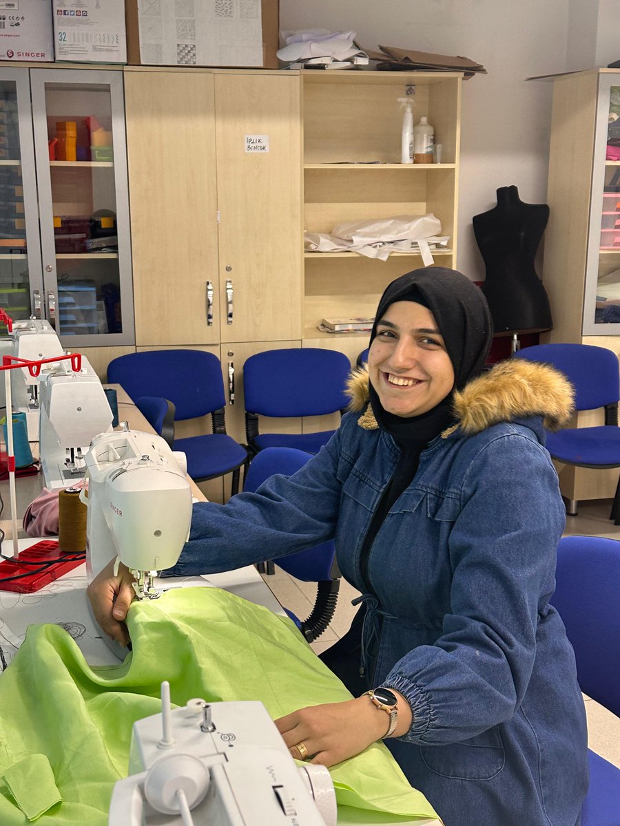 echo_Europe's tweet photo. 'After coming here, I started to feel stronger,' Sidra, a Syrian woman says.

She gained skills, confidence, and a path toward independence thanks to the community center co-funded by the EU @eu_echo and @BMZ_Bund.

From computer training to sewing, she builds her future. https://t.co/hjvBS0pcly