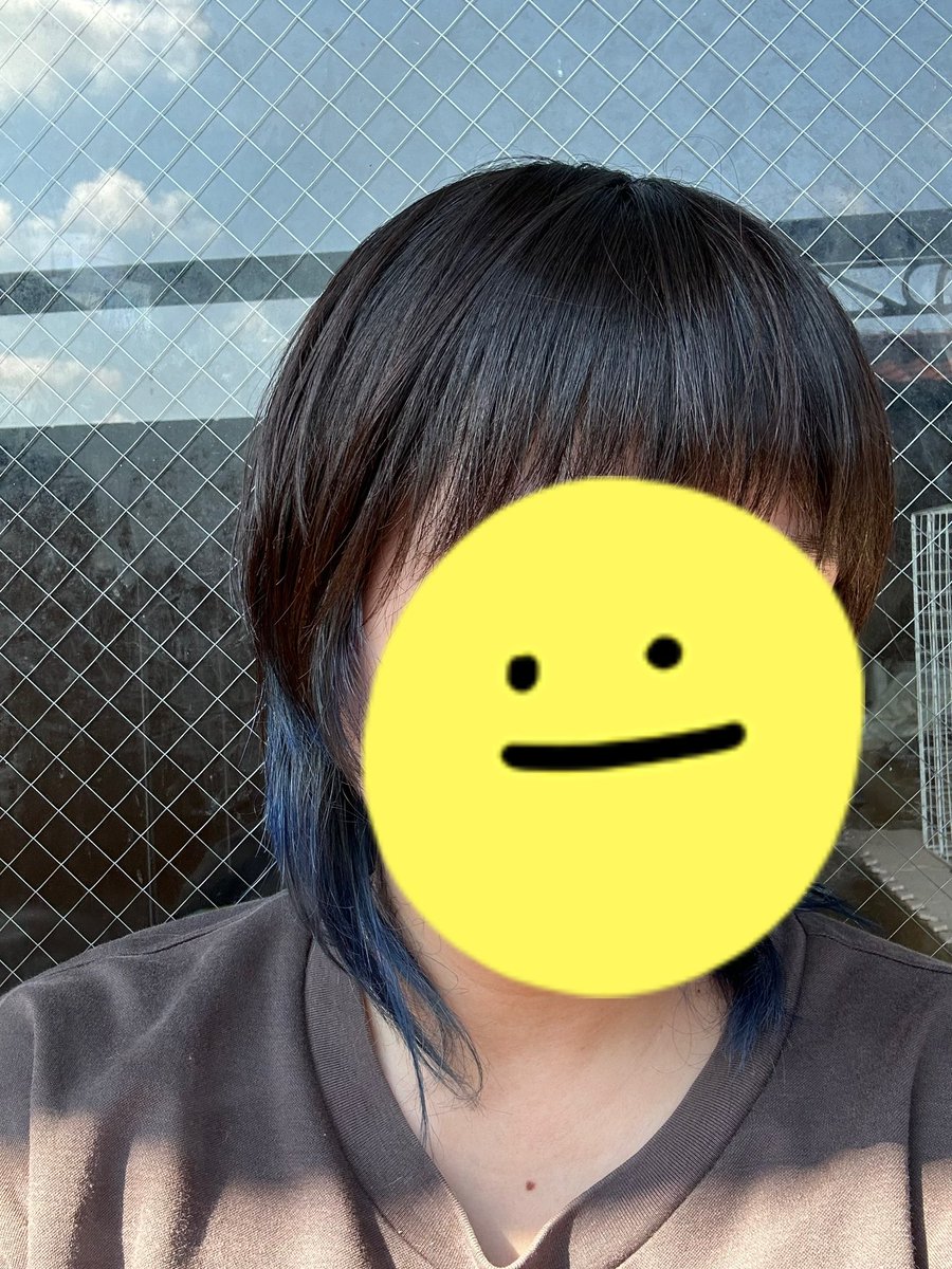 Ratton_124_'s tweet photo. 髪切って染めてきた。
今回は青にしたったᐠ( ᐛ )ᐟ
美容師さんに｢ヘアアイロン上手いね！｣
って言われるの、地味に嬉しい( ˙꒳​˙  ) https://t.co/mL0IxRpsJO