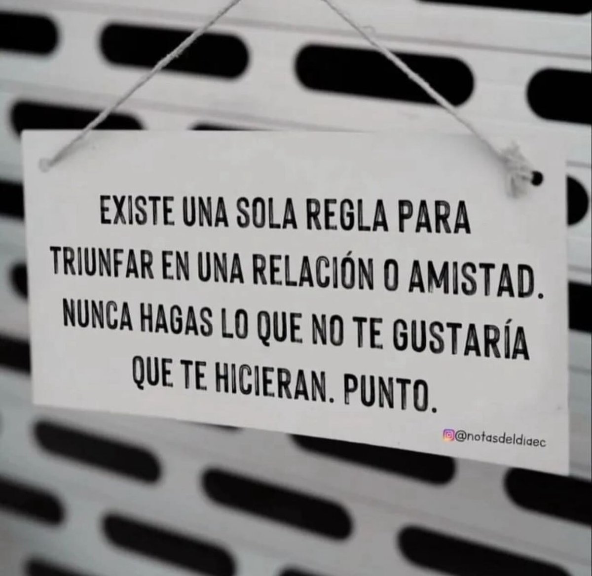 BanqueroFIRE's tweet photo. Existe una sola regla prar triunfar en una relación o amistad: https://t.co/SQTjcfS8hY