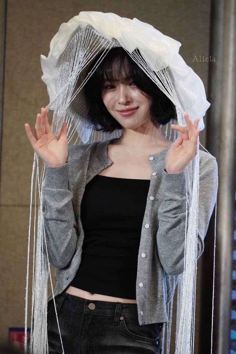 Alicia_7R's tweet photo. 260802🤍🤍
#RYUJIN #류진 #ITZY https://t.co/vjHTvLDBcB