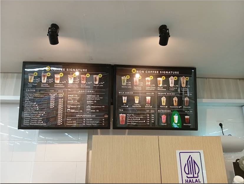 thatsocreepyyy's tweet photo. Menu point coffee favorit kelen yg manaaa? https://t.co/aeOtemNa2w