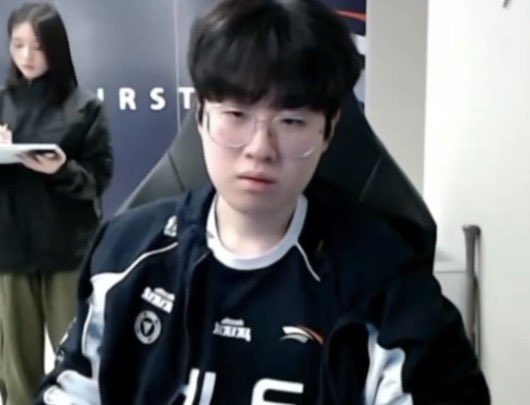 douchebeam's tweet photo. ไม้เบสบอลอยุ่ที่เดิม ใครจะทำไรก้คิดดี ๆ https://t.co/skVTYEYdMo