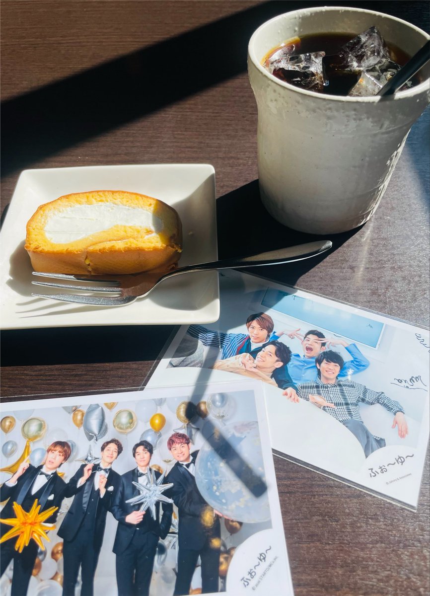 EtsuranT's tweet photo. 8/3でふぉ〜ゆ〜を好きになって7周年でした
当時の写真と最近の写真

私が好きになってからのふぉ〜ゆ〜は
ずーっと忙しっ子で、ずーっと頑張り屋さんで
ついていくのに必死な時もあるけど、その分すんごく楽しくて。

8年目も、これからもよろしくね
元気な姿がたくさん見られますように

#ふぉ〜ゆ〜 https://t.co/rQiurH5koO