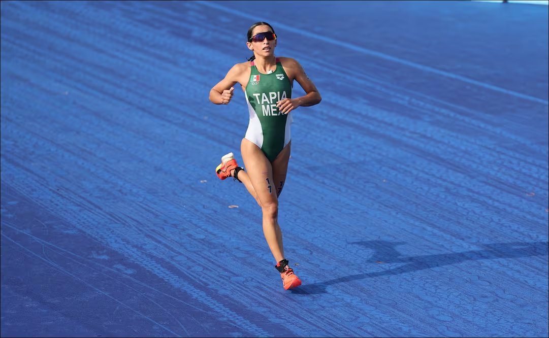 Mexicocampeon1's tweet photo. ¡Oro en relevo mixto de triatlón! 🇲🇽🥇 Rosa María Tapia, Nicolas Probert, Marcela Alvarez y Erik Ramos ganan con 1:06:26 en #SantoDomingo2026, barriendo con todos los oros en este deporte al igual que en gimnasia rítmica y clavados. ¡Orgullo nacional! #MexicanosCampeones https://t.co/ZGmll2dGVH