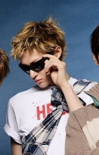 SKYF0RTIN's tweet photo. these photos sit at the same table

#MARTIN #마틴 https://t.co/xWNbWq8y1e