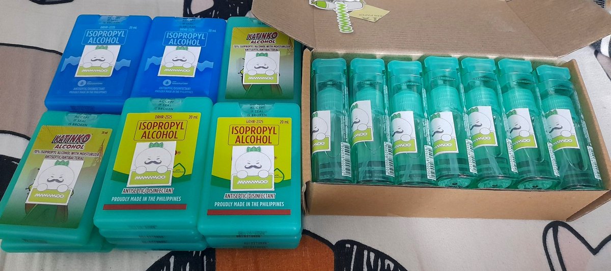randomPHmoo's tweet photo. Promoting my freebies 😁

Feeling ko mahihiya ako mamigay sa con day. Hingi kayo sakin 'pag nakita nyo ko haha

Okay lang kahit walang trade, lapit lang kayo :) https://t.co/KOqiCXHe09