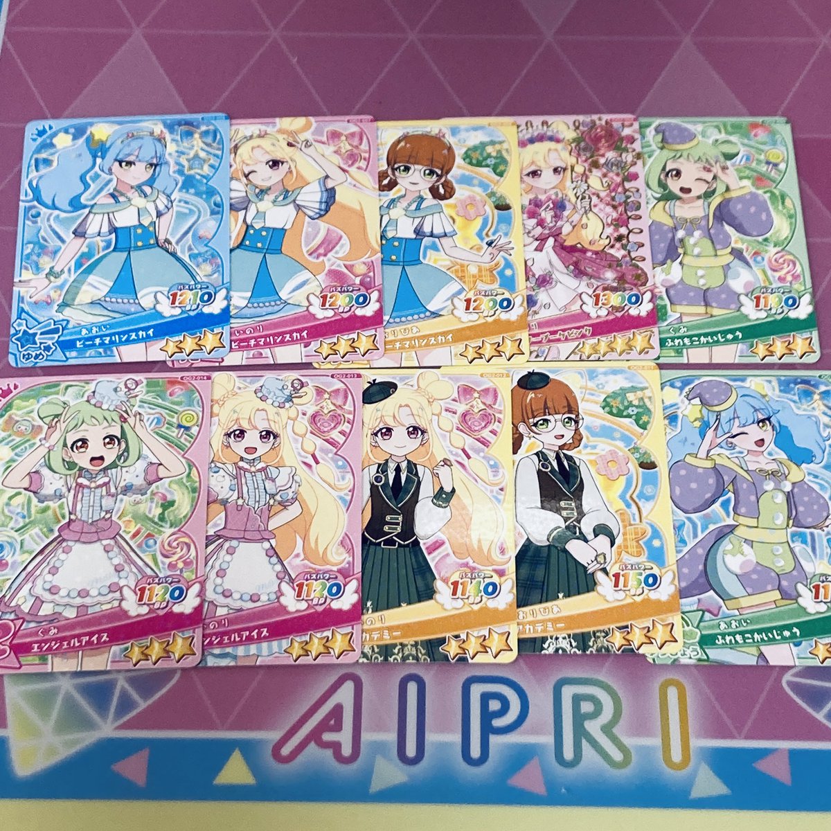 ukiho_k's tweet photo. 左前5右後ろ5
10買って14種ダブりなしはなかなかじゃない? https://t.co/mMGercC7cv